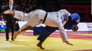 【海外】「見事だ！」１０年間無敗１５４連勝中の『生きる伝説』のフランス人柔道家を撃破した日本人に海外もびっくり仰天！