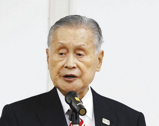 【海外】「日本はこのまま変わらないでくれ」攻撃ヘリコプター「コブラ」にアニメのペイントをしてしまう日本に海外困惑