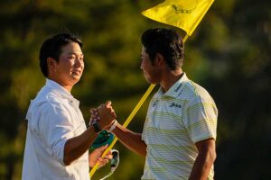 【海外】「日本を象徴する見事な振る舞いだ！」松山英樹選手を支えたキャディーの行動を海外絶賛！