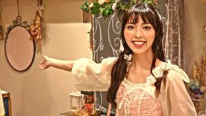 【海外】「可愛すぎる！」東京の隠れ家的バーで働く超キュートな女の子に海外もメロメロに！