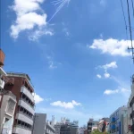 【海外】「日本の空がとんでもないことになっているのだが..」
