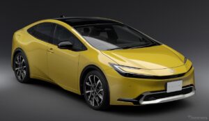 【海外】「超かっこいい!」世界初公開されたトヨタ新型「プリウス」に海外大興奮!