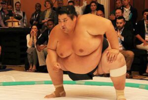 【海外】「威圧感が凄い!」世界最重量の相撲取りに海外衝撃!