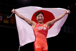 【海外】「ビーストだ！」日本女子レスリング最強女王『須崎優衣』の圧倒的な強さに海外驚愕！
