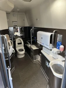 【海外】「めっちゃ快適そう!」日本の新幹線のファーストクラスのトイレに海外も興味津々!