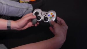 【海外】「消息不明のタイタニック見学ツアーの潜水艇、操縦にゲーム用コントローラーを使っていたことが判明」→「なぜそんなモノで...」