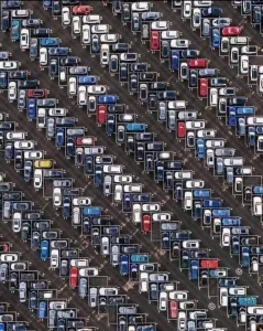 【海外】「これはアメリカでは不可能だ」日本の駐車場を写した一枚の写真が海外で話題に！