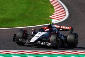 【海外】「日本のファンは最高だ!」F1日本グランプリを独創的なスタイルで楽しむ日本人ファンが海外で話題に!