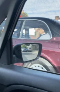 【海外】「最高にクールだ！」英国を車移動中の天皇陛下に遭遇した外国人が大興奮！