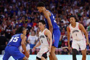 【海外】「日本が気の毒だ...」バスケ日本代表vsフランス戦で相次ぐ大誤審 FIBA公式の投稿に世界から批判が殺到!