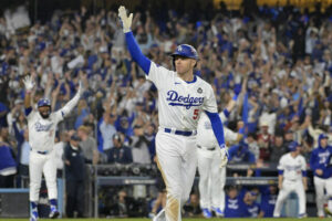 【海外】「興奮しすぎw」MLBを全力で楽しむ日本の実況が海外で話題に!