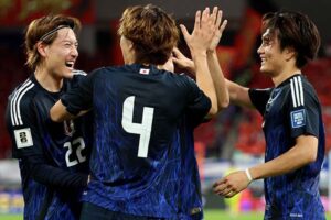 【海外】「悟空に勝てるわけないだろw」サッカー日本対中国戦のポスターがクールすぎると話題に！