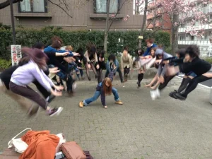 【海外】「もう一度復活させよう！」10年前に日本の若者の間で流行ったトレンドに海外が感動！