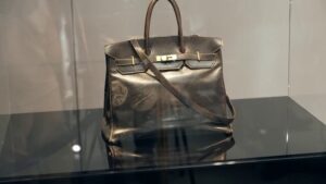 【海外】「エルメス初代バーキン、オークションで14億で落札されるw」