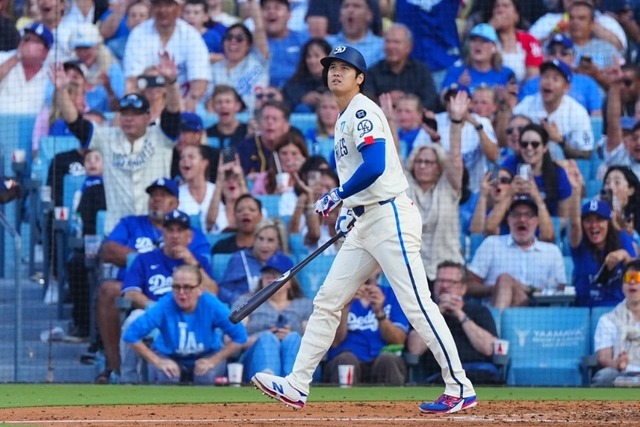 【海外】「強烈すぎる!」ドジャース大谷翔平が超特大の33号2ラン!