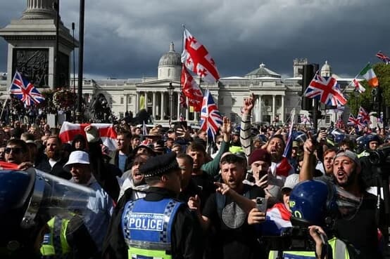 【海外】「もうめちゃくちゃ」イギリス・ロンドンで反移民デモに10万人以上が参加