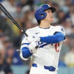 【海外】「笑ったw」大谷翔平が規格外の場外HRを打った時のドジャース陣の反応がこちらw