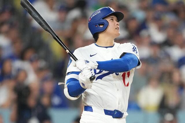 【海外】「MLBを破壊した」ドジャース大谷翔平、3本塁打&7回途中無失点10奪三振の異次元の活躍にファン戦慄!