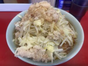 【海外】「見た目は残飯、でも絶対ウマい」日本の二郎ラーメンに外国人騒然ｗ