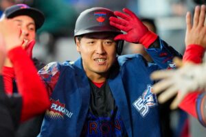 【海外】「別次元のパワー」岡本和真、打球が“消える”レベルの一発にMLBファン衝撃