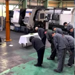 【海外】「機械にまで敬意を払うのか…」日本で長年働いた機械をお清めして送り出す光景に外国人衝撃